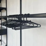 Kit 10un Cabides Infantil Preto - Organização e Estilo