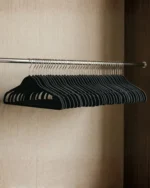 Kit 50un Cabides de Veludo 45cm - Organização e Estilo